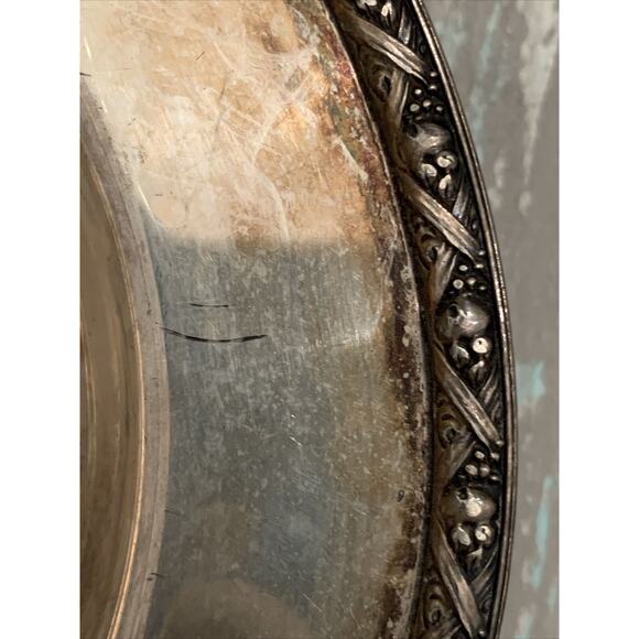 Vintage Wm Rogers Silverplate Oval Vegetable Serving Dish Harvest Pattern 5712 - Picture 4 of 7